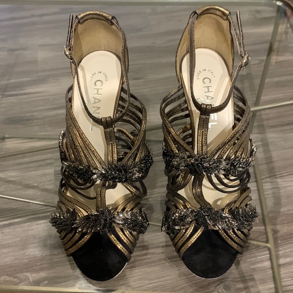 Chanel Heels - Picture 4 of 11